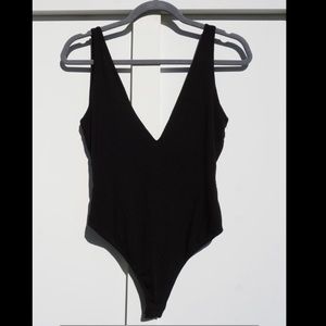 Urban Outfitters Black V-Neck Open-Back Bodysuit size Sm